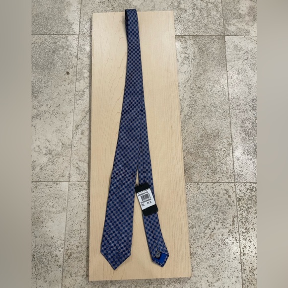 Hugo Boss Tie - Picture 3 of 5